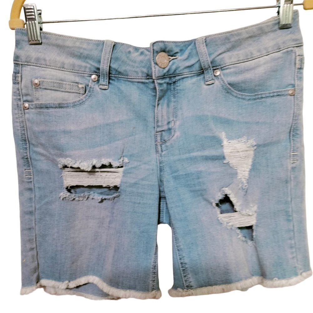 (885) Guess Women's Distress Jean Shorts Size 28 (waist)